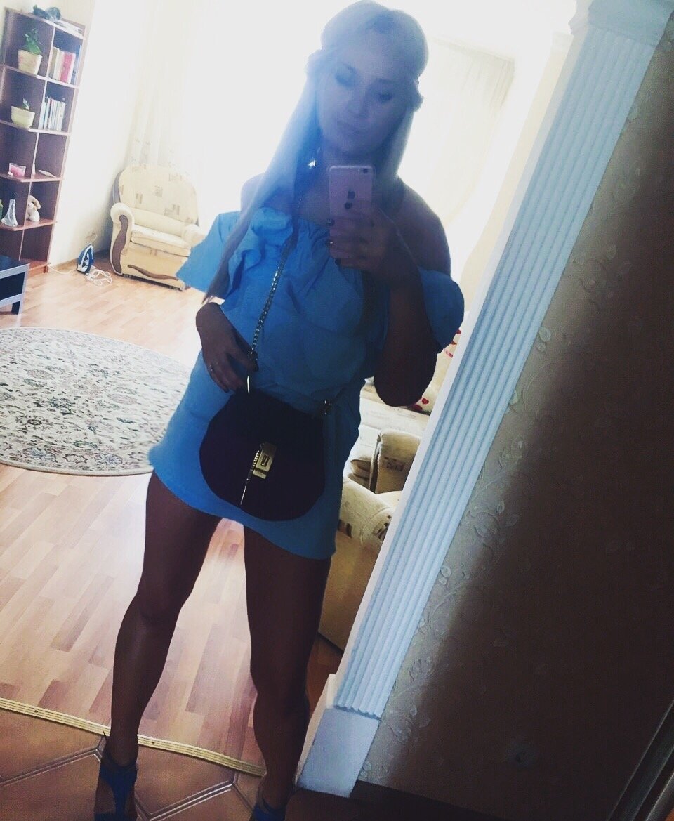 Девушка ищет подругу в Калуге для воплощения фантазий в сексе Девушка ищет подругу в Калуге для воплощения фантазий в сексе